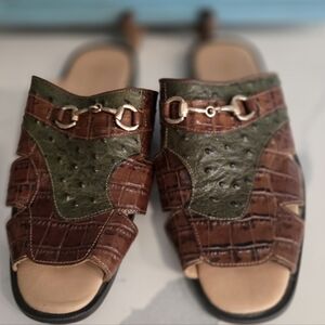 Stylish Brown and Green Croc Pattern Men's Sandals
